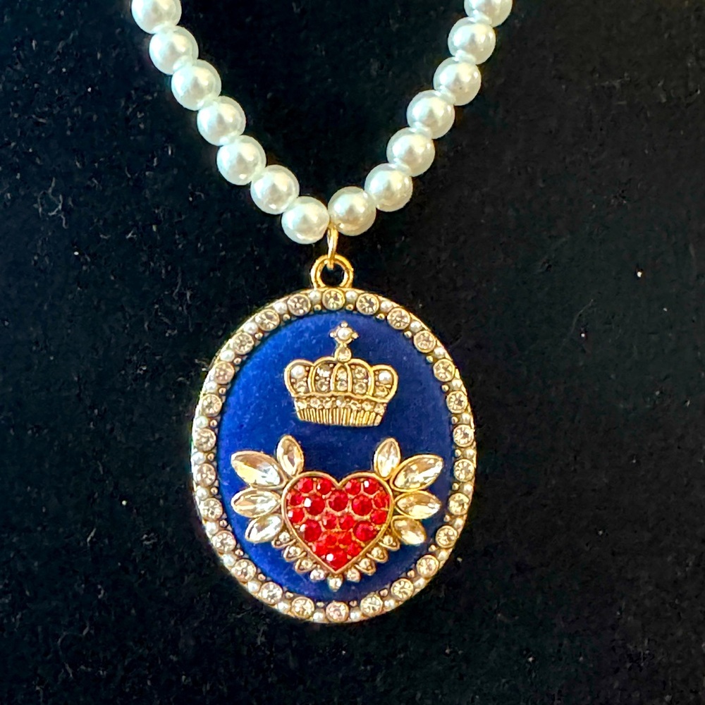 Victorian, Gothic Heart With Crown Rhinestone Cameo on Faux Pearl Necklace